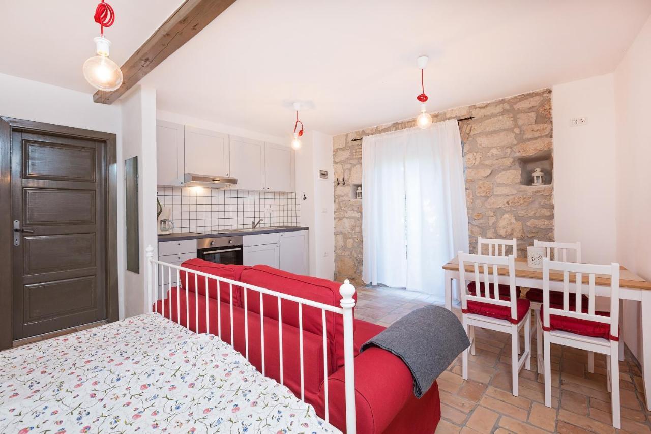 Old Town Studio And Apartment Vrsar Kültér fotó