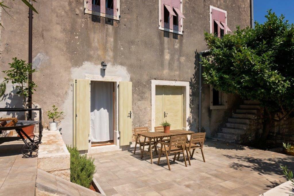 Old Town Studio And Apartment Vrsar Kültér fotó